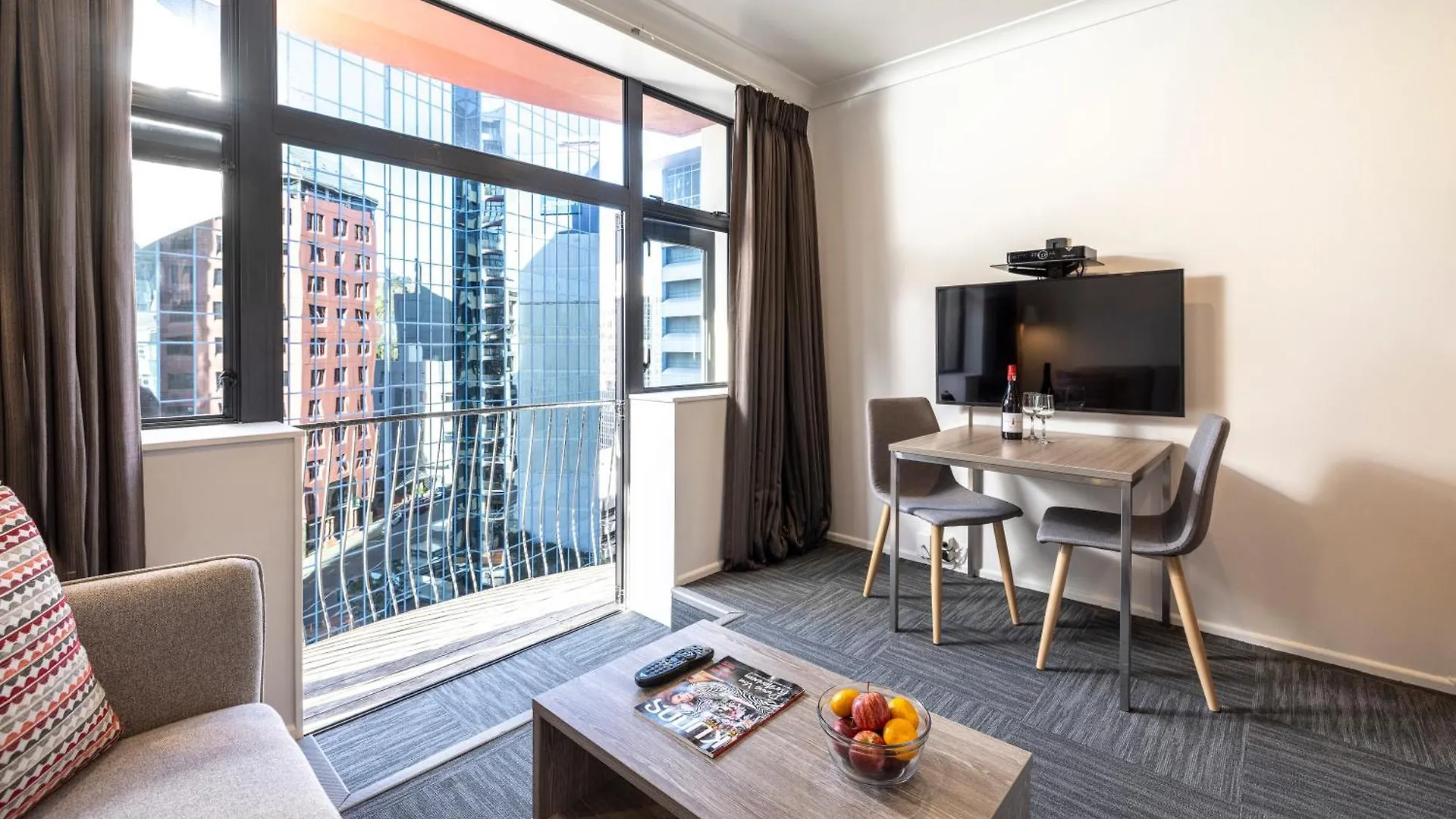 Quest On The Terrace Serviced Apartments Wellington Aparthotel