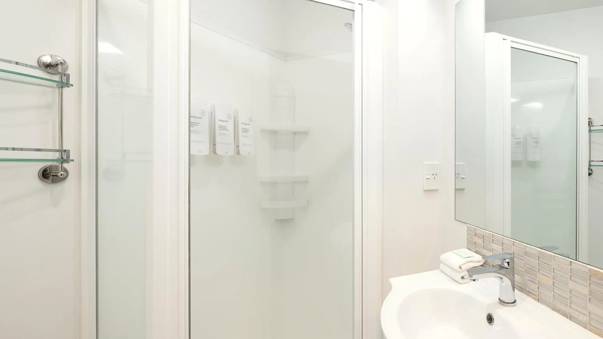 Quest On The Terrace Serviced Apartments Wellington 4*,